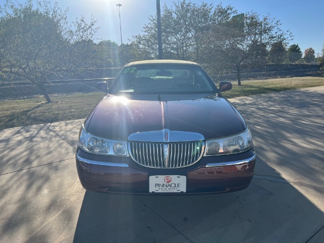 2002 Lincoln Town Car Signature