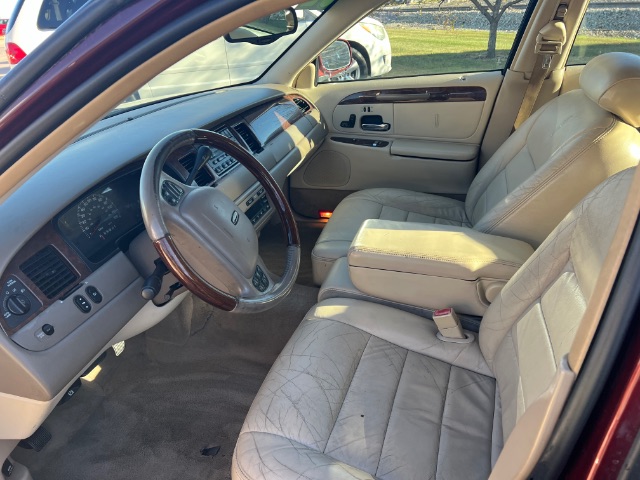2002 Lincoln Town Car Signature