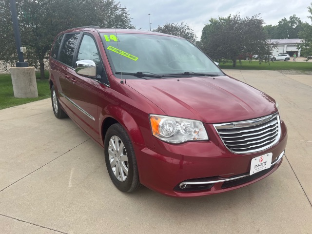 2014 Chrysler Town & Country Touring