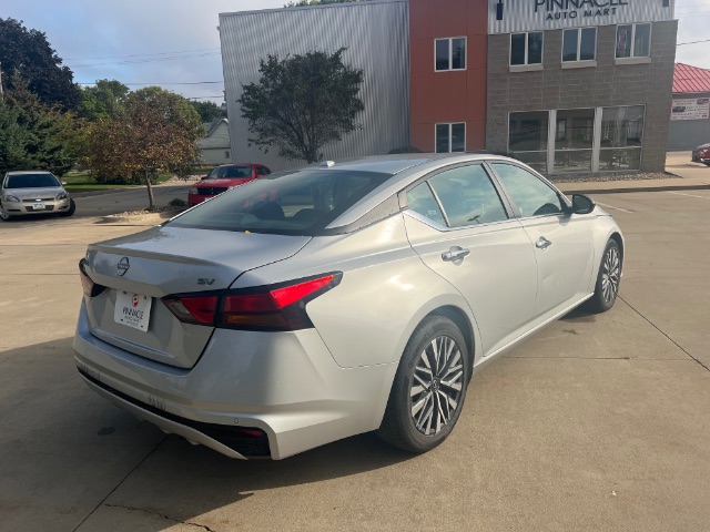 2024 Nissan Altima SV FWD