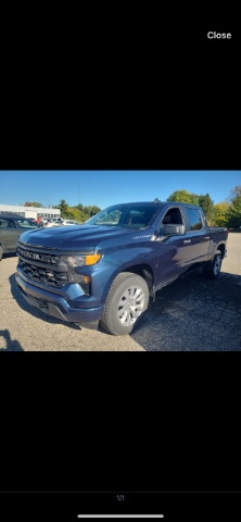 2022 Chevrolet Silverado 1500 4WD Crew Cab Short Bed Custom