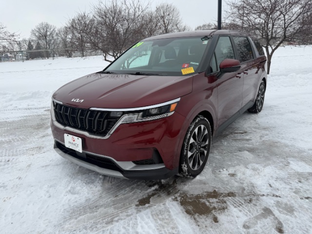 2024 Kia Carnival EX's photo