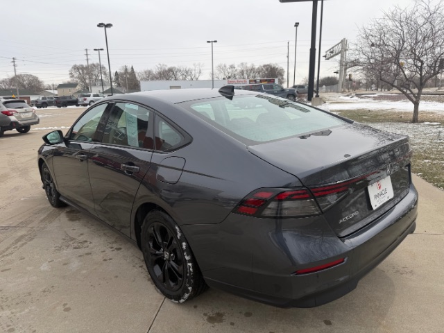 2025 Honda Accord SE - Photo 7