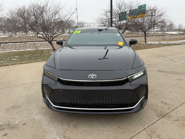 2024 Toyota Crown XLE | Limited