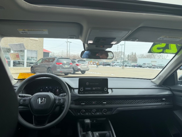 2025 Honda Accord SE - Photo 11