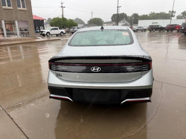 2025 Hyundai Sonata SE - Photo 6
